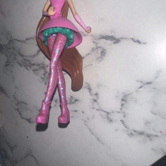 Winx Club Cosmix Fairy Flora 4.75" Mini Figure Witty - Picture 3 of 4